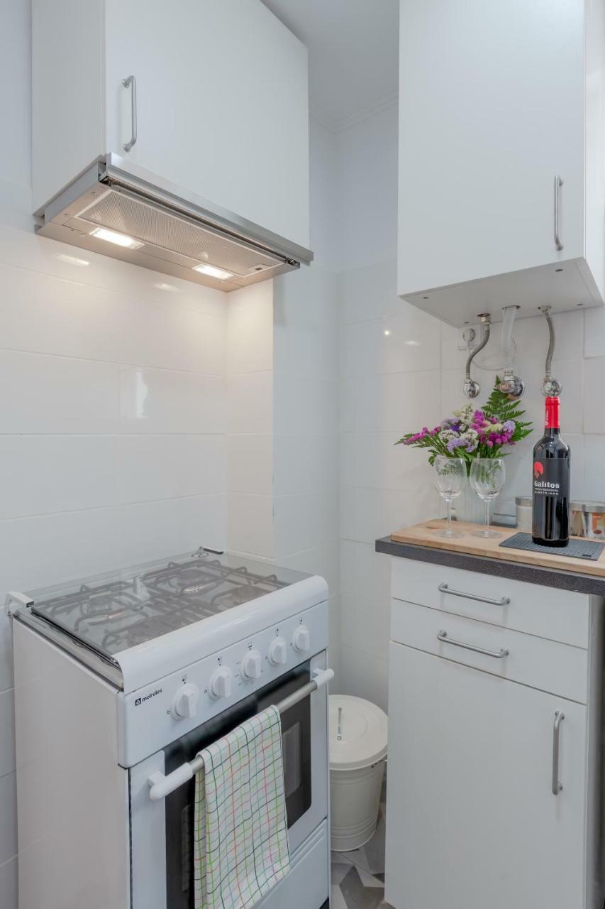 Sunny Apartment With Patio, By Timecooler ลิสบอน ภายนอก รูปภาพ
