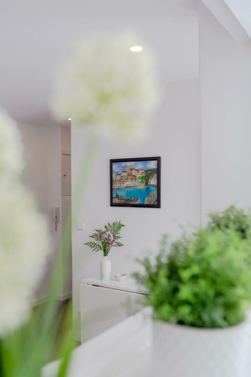 Sunny Apartment With Patio, By Timecooler ลิสบอน ภายนอก รูปภาพ