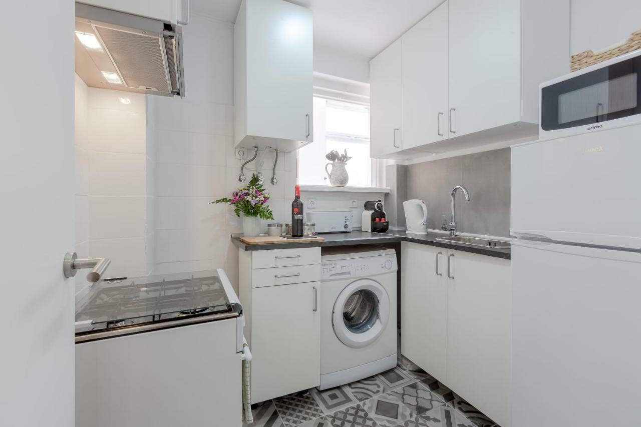 Sunny Apartment With Patio, By Timecooler ลิสบอน ภายนอก รูปภาพ